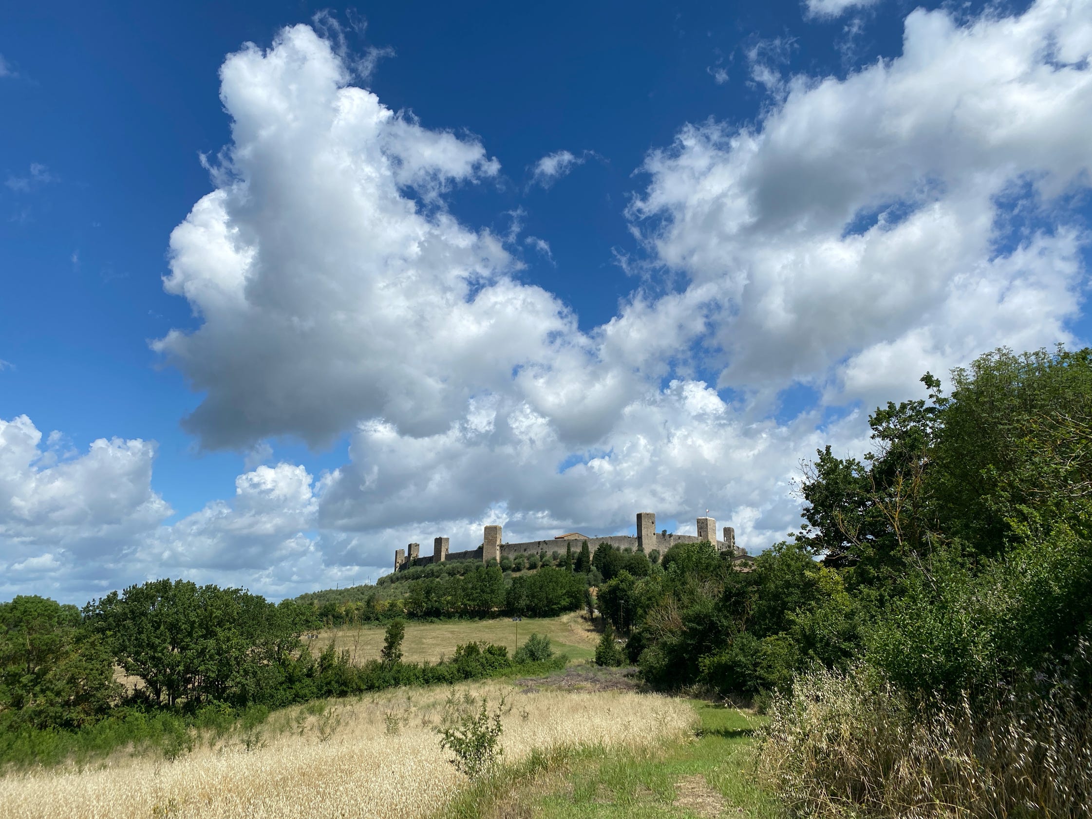 bike tour to the medieval castle of Monteriggioni